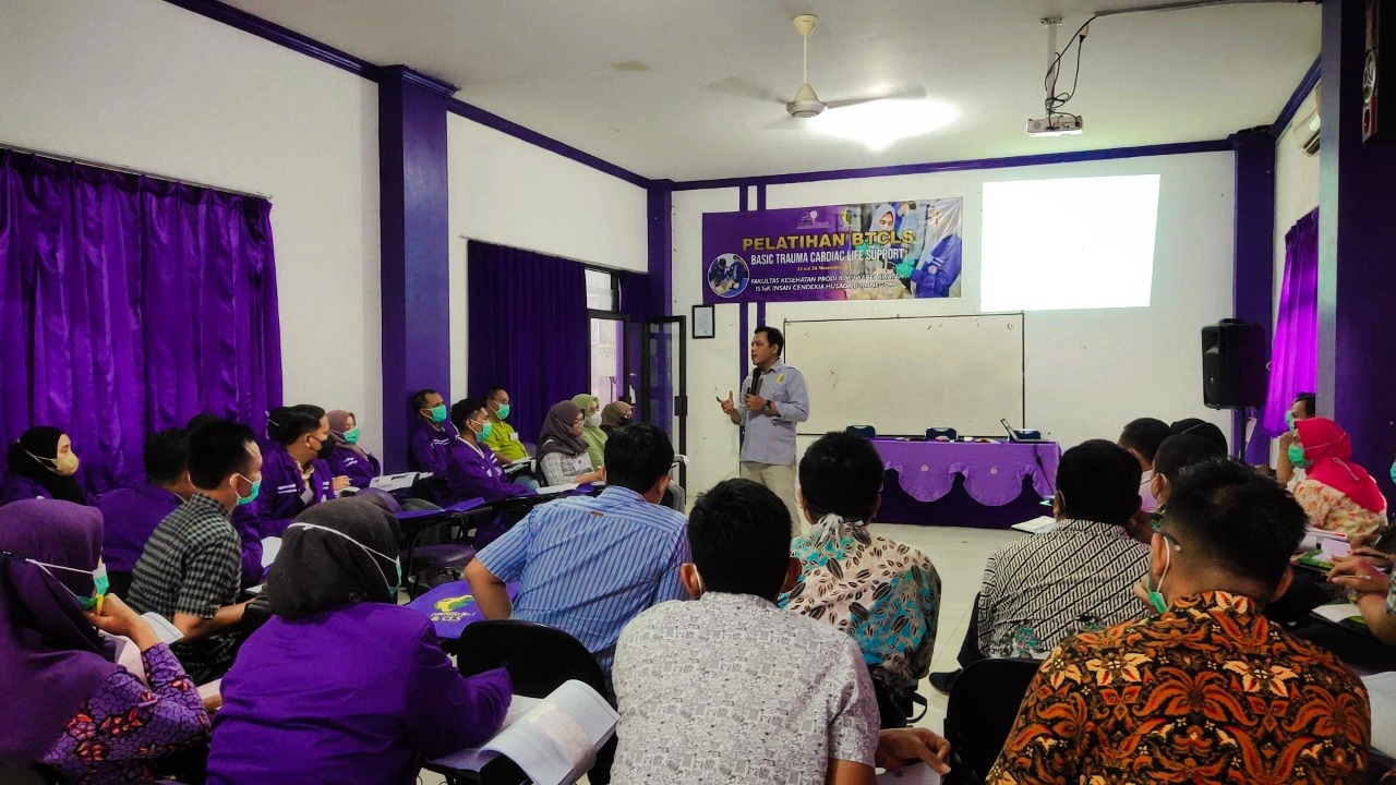 Mahasiswa Alih Jenjang Angkatan II Kampus Ungu Update Ilmu Kegawatdaruratan